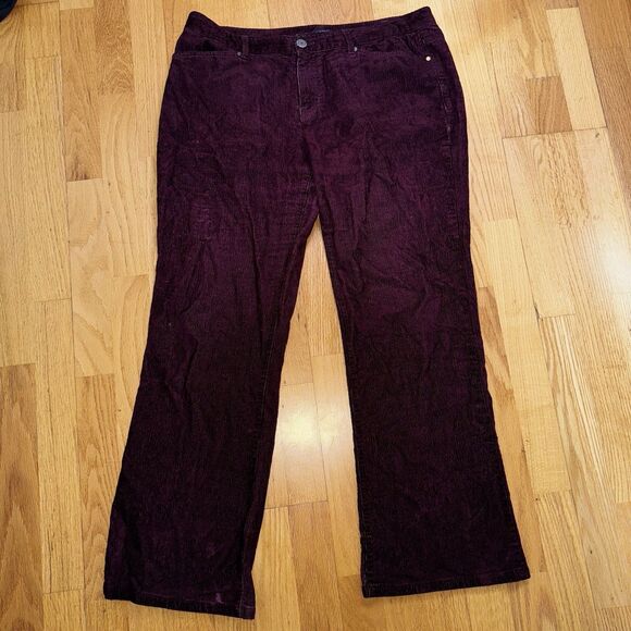 Elie Tahari Women’s Velvet Corduroy Boot Cut Pants Burgundy Red Size 14 GUC - Picture 1 of 16